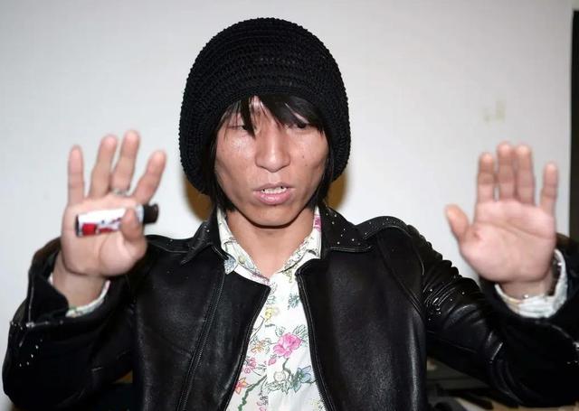 白百何出轨事件，白百何被曝出轨原因（被爆泰国当街揉臀）