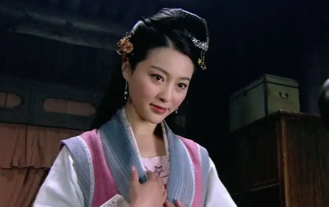 落地请开手机演员表,落地请开手机的演员(甘婷婷:因潘金莲一炮而红)