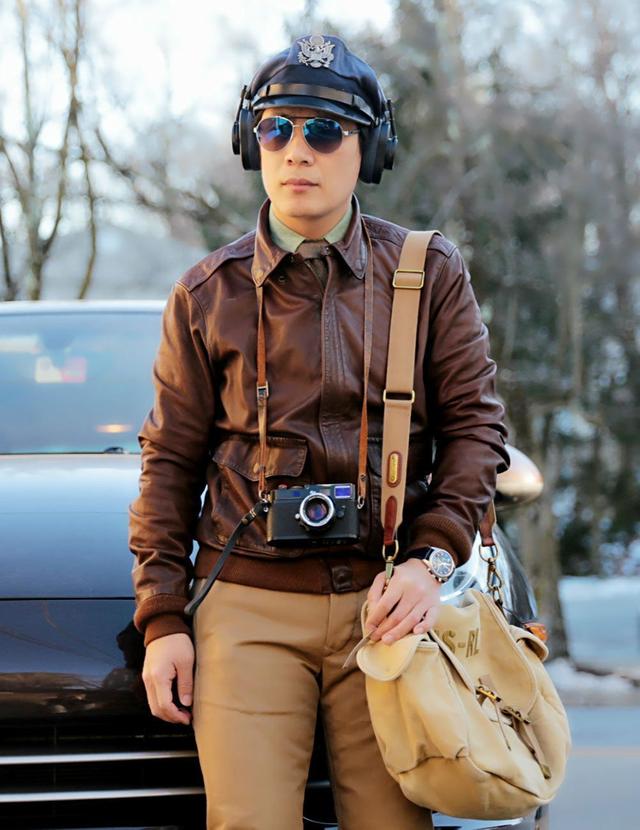 牛仔外套适合什么年龄的男人，牛仔外套适合什么年龄的男人穿（真正会穿搭的男人：不穿卫衣）