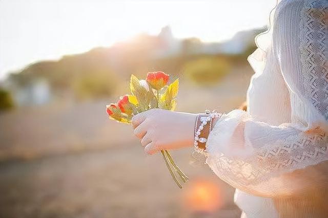 女方陪嫁多少钱合适，结婚女方陪嫁多少钱（谈婚论嫁时，多少彩礼最合适）