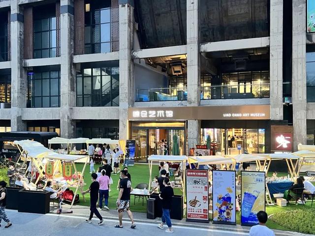 北京晚上哪里好玩，北京晚上通宵有啥好玩的地儿（去京城这4个地方花样夜游）
