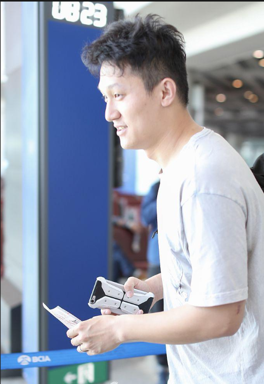 惠若琪 富二代，“富二代”（嫁矮5厘米北大博士）