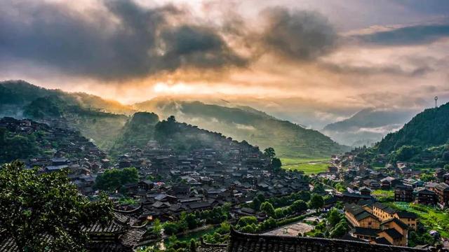 贵阳有什么好吃的，贵阳十大好吃的菜（入夏必去的美食之都）