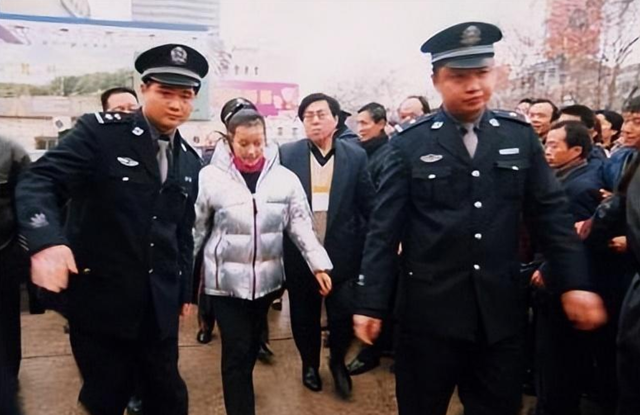 刘晓庆简历个人资料，刘晓庆人生简历（刘晓庆：一代传奇影后）