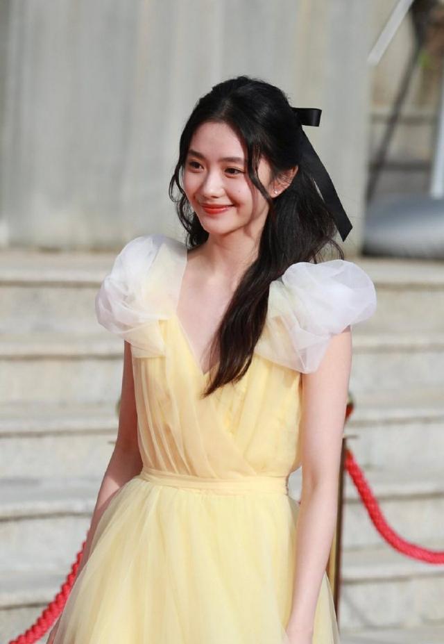 于朦胧，于朦胧个人资料（8.21美图：迪丽热巴）