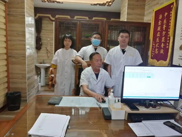 北京平心堂专家一览表，北京平心堂专家挂号多少钱（病猫日志跟诊见闻）