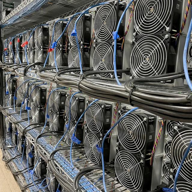 矿机挖币的盈利原理(挖一枚比特币耗电2165千瓦时)