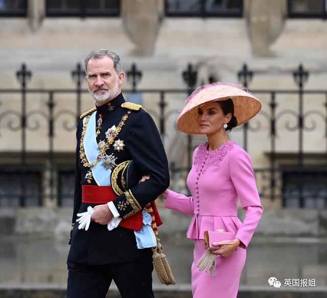 英国现任国王是谁，英国新任国王查尔斯简介（“70年太子”终于加冕成英国国王）
