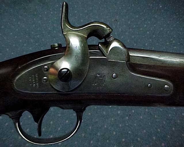 枪最早是哪个国家发明的，枪最开始是哪个国家发明的（<86>——枪的发明及演变）