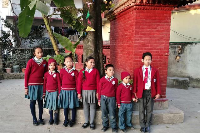 尼泊尔是哪个国家，尼泊尔是哪个国家的殖民地（尼泊尔，穷啥不能穷学生！）