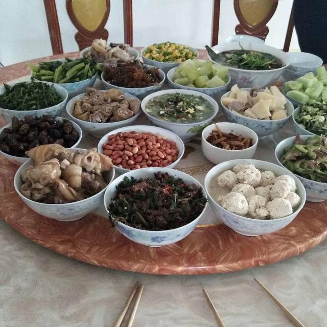 苤菜根是哪种菜的根，苤菜根怎么做好吃窍门（云南红河哈尼族群众对蘸水很讲究）