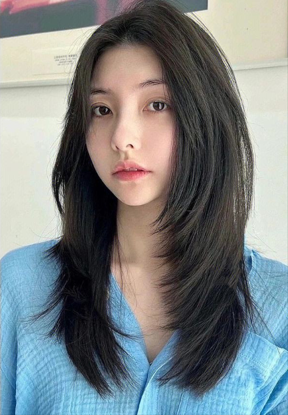 下巴很短的女生好吗,脸短下巴短的女生发型