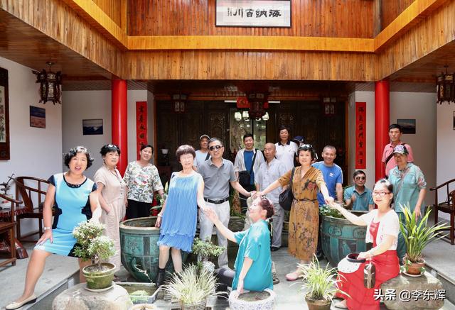 同学聚会说说幽默短句，同学聚会搞笑短句（快乐时光总是那么美好）