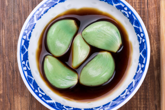 腊八蒜的腌制方法，教你怎样腌制腊八蒜（不要直接倒醋）