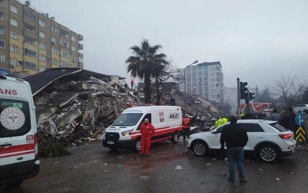 汶川地震前一天的前兆，汶川大地震前有什么预兆（蛇出洞、老鼠窜）