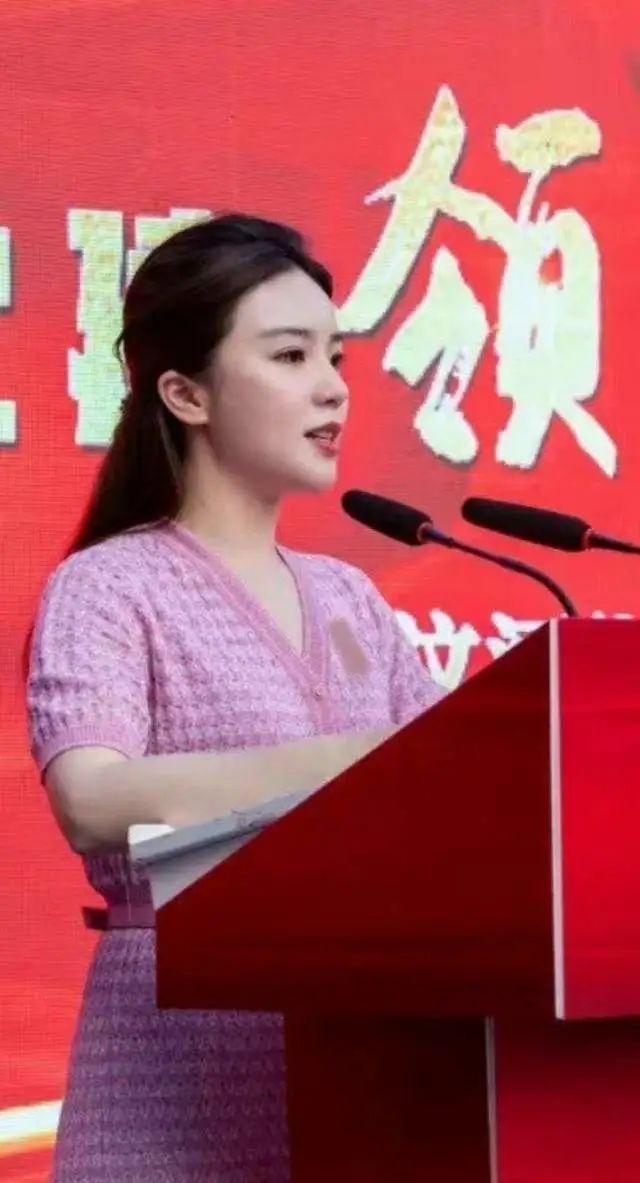 女性职场潜规则，女性职场的五大潜规则（从扬州女副局长“桃色绯闻”）