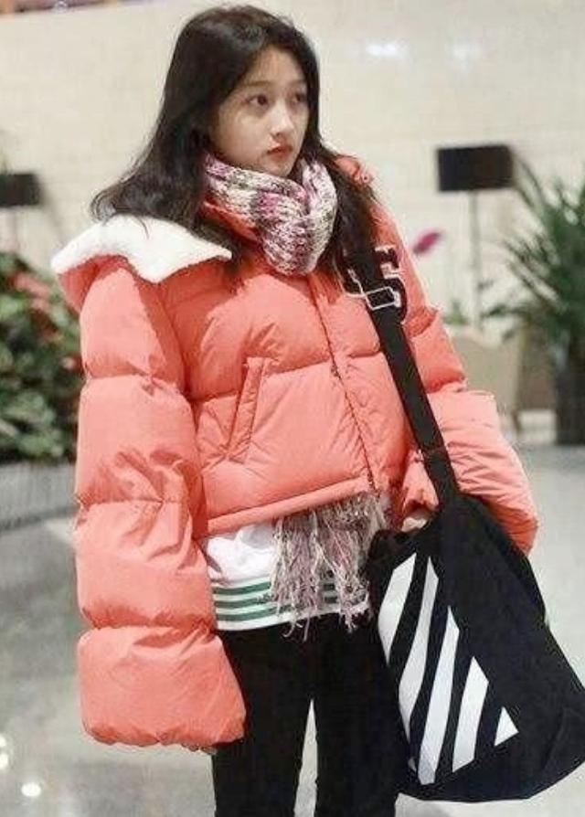 个子矮的女生穿衣搭配，矮个子女生穿衣搭配技巧（小个子女生穿搭指南）