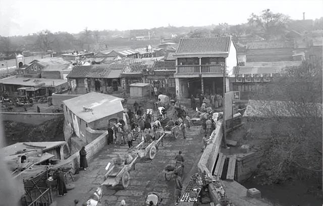 天桥八怪介绍，“天桥八怪”演绎市井烟火