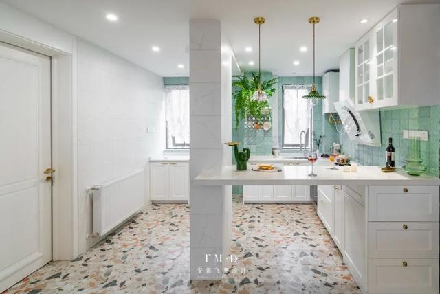 卧室瓷砖选购的4点技巧，装修时掌握这4个挑选小技巧,再也不怕买不到好瓷砖（瓷砖选购不是瞎选）