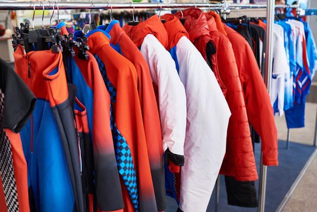 运动品牌衣服排行榜前十名，世界十大顶级运动品牌（“运动服装”中国顾客满意度）