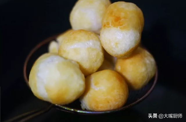炸黑芝麻汤圆的做法，黑芝麻汤圆的做法步骤窍门（不爆炸不溅油）