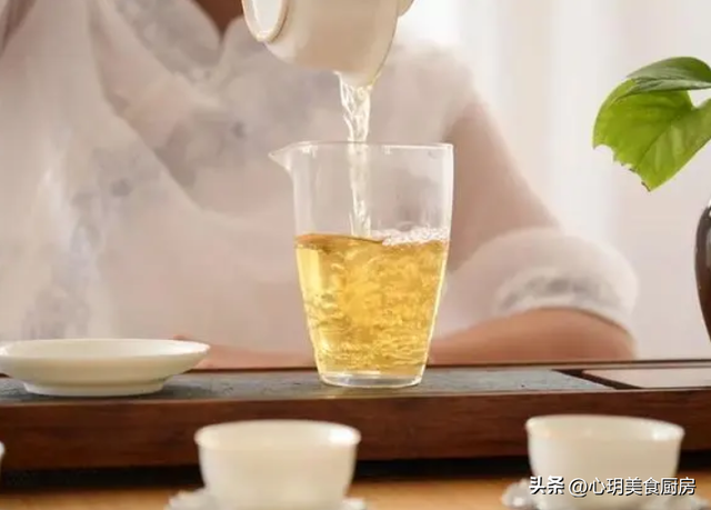 买茶叶时应该注意哪些事情，去茶叶市场买茶叶需要注意什么（选购茶叶的注意事项有哪些）