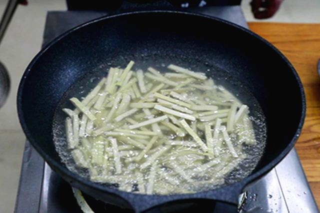 韭菜炒什么好吃，韭菜配哪些菜炒好吃（5种做法，鲜香美味顿顿光盘）