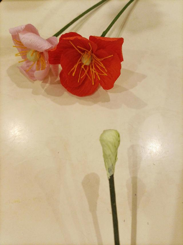 皱纹纸花朵做法大全，DIY皱纹纸蓝色妖姬花骨朵的制作（纸花教程之冰岛虞美人）