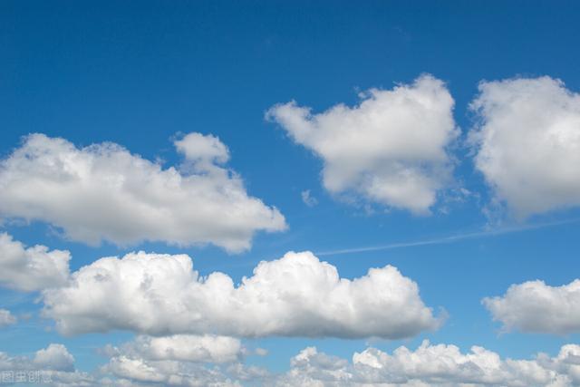 白云,蓝天白云的唯美图片(白云 现代诗歌>)