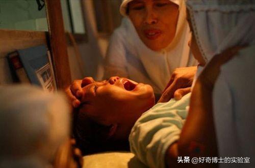 女人割礼是什么意思，“割礼”下的女人，没有性与爱