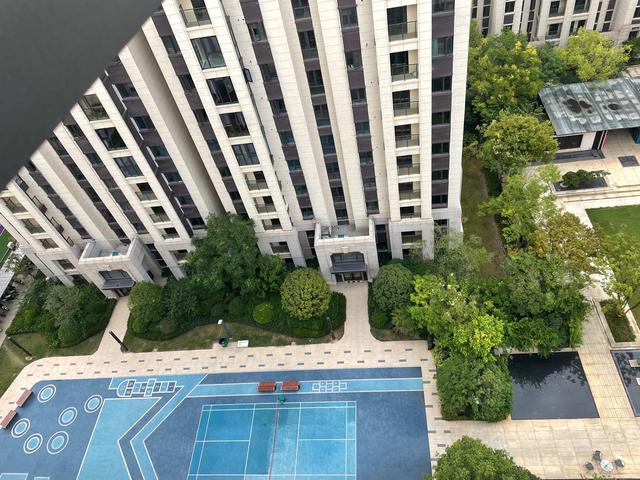 专家建议未来三年不宜买房，房价未来走势如何现在买房值不值（这四点建议请大家一定要记住）