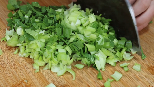 腌制酸菜方法，腌制酸菜方法,蕨菜怎么吃（腌酸菜原来这么简单）