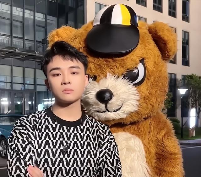 快手王者荣耀直播，苹果7怎么用快手直播王者荣耀（众主播为快手11周年庆生）