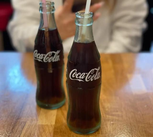 百事可乐是哪个国家的品牌，雪碧是哪个国家的品牌（能与可口可乐缠斗百年）