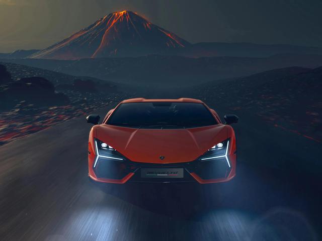 兰博基尼大牛多少钱一辆，最贵的大牛兰博基尼（兰博基尼新款大牛Revuelto也许这才大家心驰神往的混动超跑）