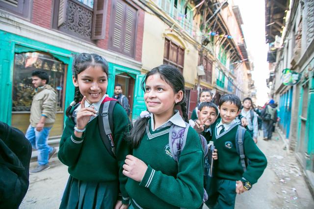 尼泊尔是哪个国家，尼泊尔是哪个国家的殖民地（尼泊尔，穷啥不能穷学生！）