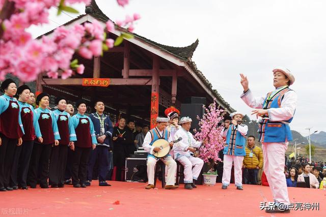 夏天适合到哪里去旅游，夏天去哪里旅游好（5个适宜暑期慢游的大城市）