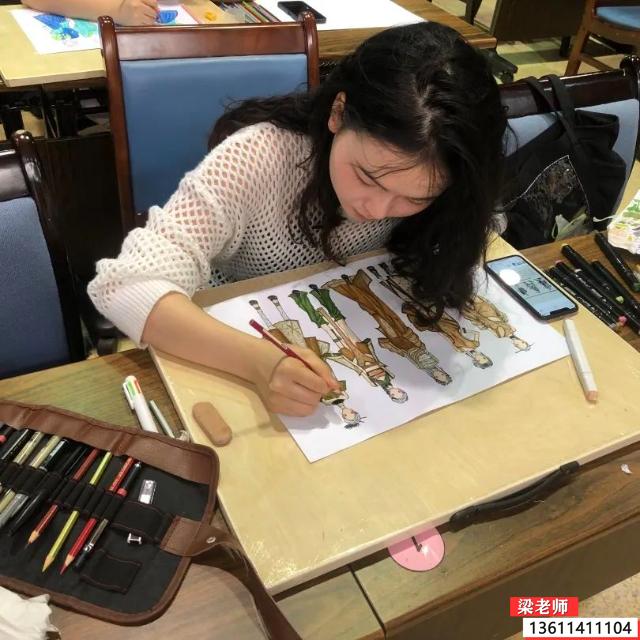 广州哪里有可以定做衣服的地方，广州哪里做衣服的多（广州白云工商技师学院服装设计与制作专业介绍）