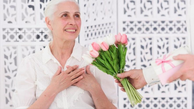 情人生日祝福语男性，情人生日的祝福话语男（媳妇过生日，老公应该怎样表示）