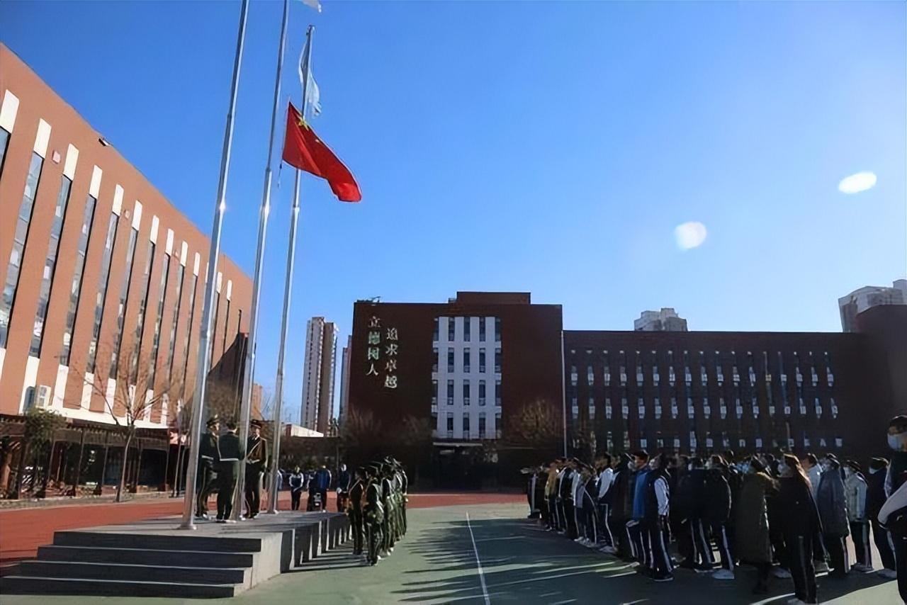 各个区都有一所很牛的高中,比如杨村一中,冀州一中,咸水沽一中等等