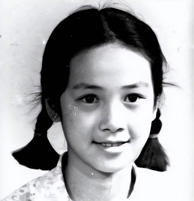 顾长卫张静初关系，曝蒋雯丽包养2名男大学生