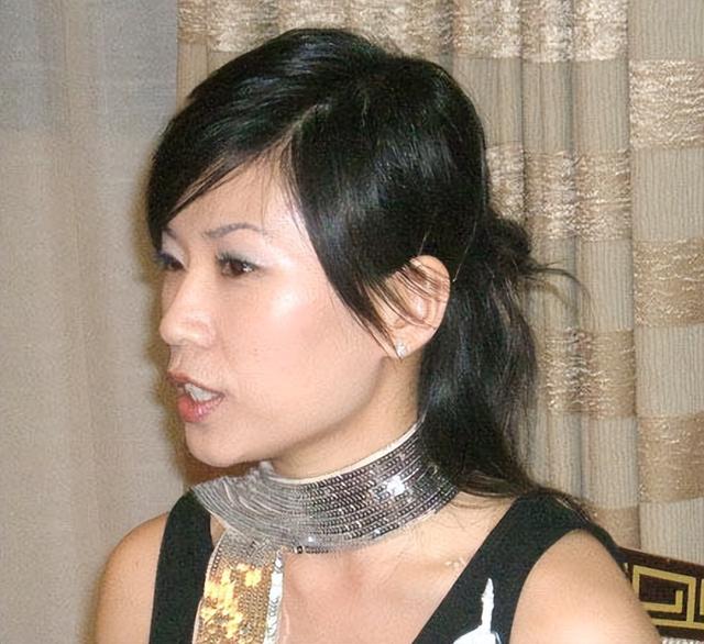 阿桑：从小寄人篱下，凭《一直很安静》走红，结婚前因癌症去世