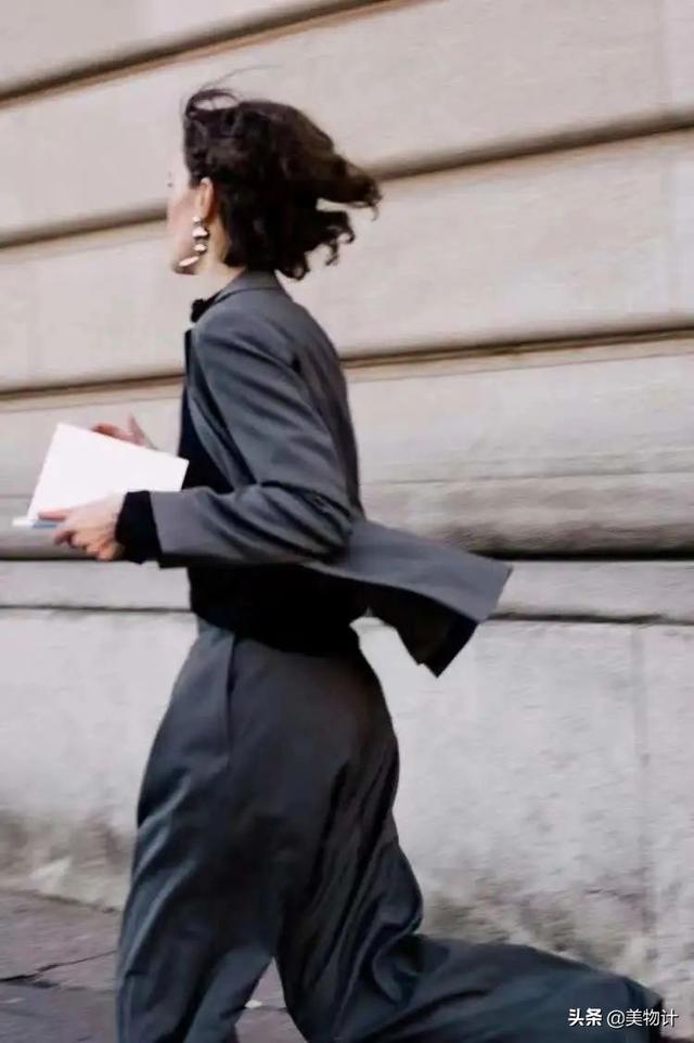 书卷气是怎样一种气质，书卷气是什么气质（做一个有书卷气的女人）