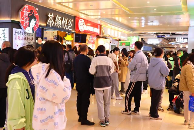 长沙万家丽免税店在哪里，网红长沙城，魅力万家丽