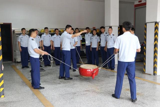 青春奋斗物语，青春奋斗物语演员表（奋斗的青春，在路上）