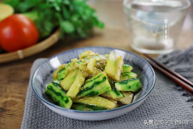 春节年夜饭菜谱，适合春节年夜饭的家常菜单（除夕年夜饭必备的12道菜谱）