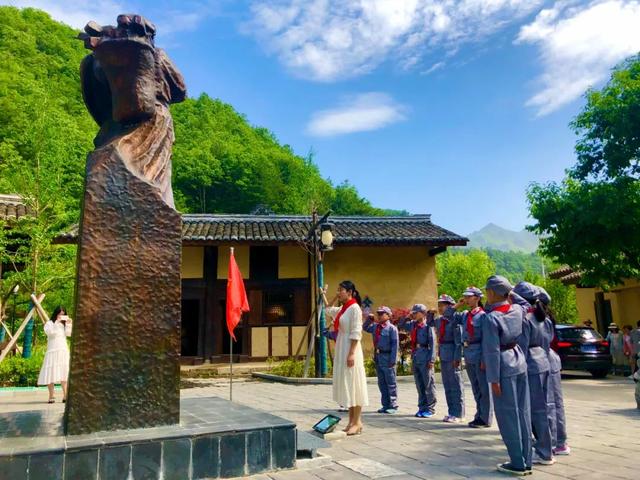 茱萸花怎么画，植物茱萸怎么画（2022佛坪“茱萸花海踏春游”活动即将启幕）