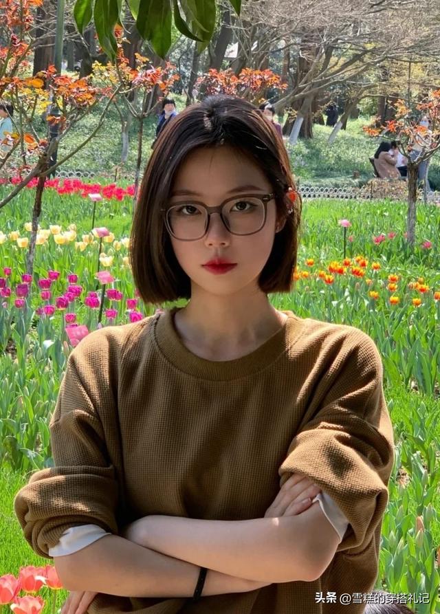 长脸型的人适合什么样的发型，长脸型的人适合什么样的发型图片（最近火了一种发型叫）
