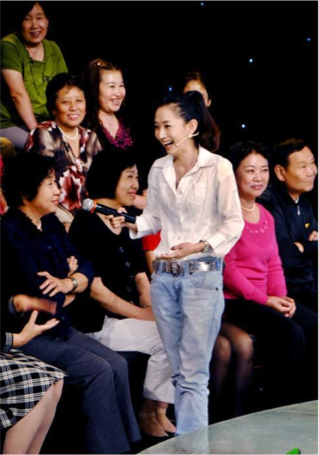 王芳个人资料简介，王芳个人资料（从情感主播到直播卖书一姐）