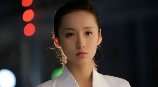 “一脸苦相”的6位女星，五官凑在一起，越看越丧，可惜了